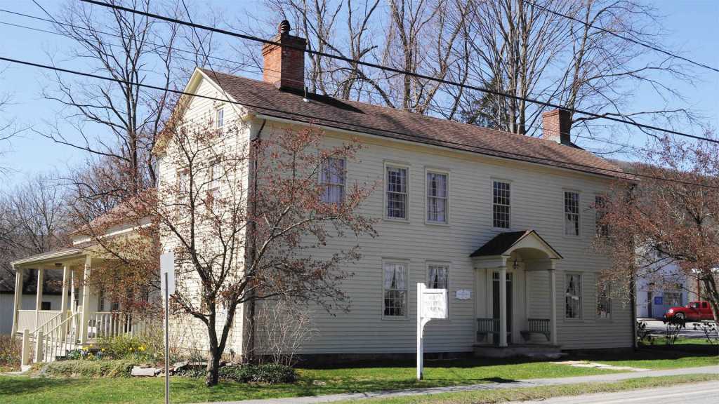 Kent Housewright Selectmen, Task Force tour Swift House - The Kent Dispatch